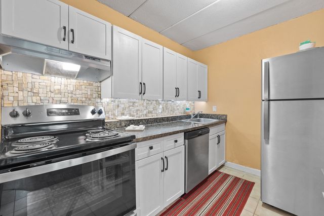 296 Commercial St 34, Braintree, MA 02184