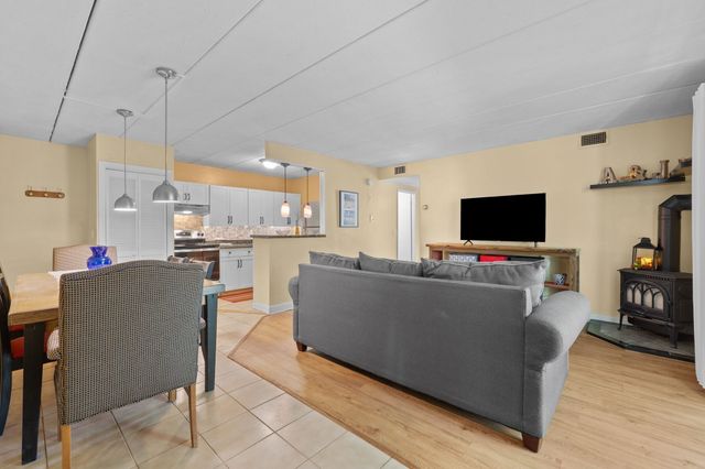 296 Commercial St 34, Braintree, MA 02184