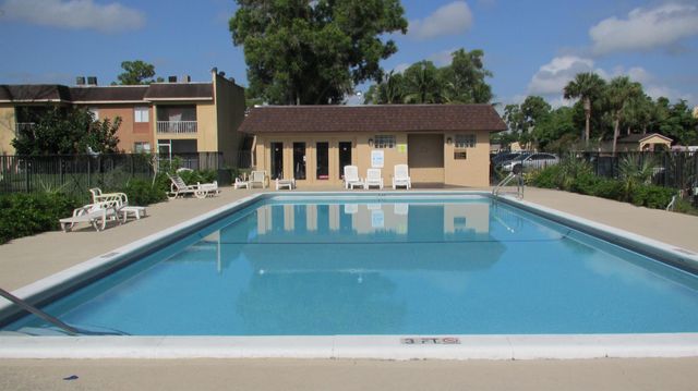 6100 Forest Hill Boulevard 202, West Palm Beach, FL 33415