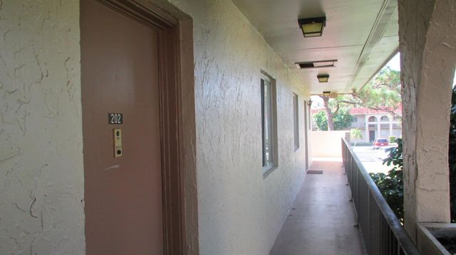 6100 Forest Hill Boulevard 202, West Palm Beach, FL 33415