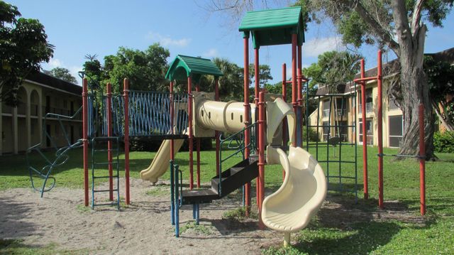 6100 Forest Hill Boulevard 202, West Palm Beach, FL 33415