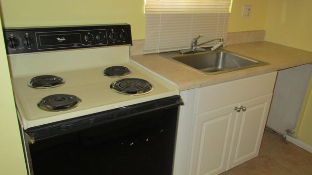 6100 Forest Hill Boulevard 202, West Palm Beach, FL 33415