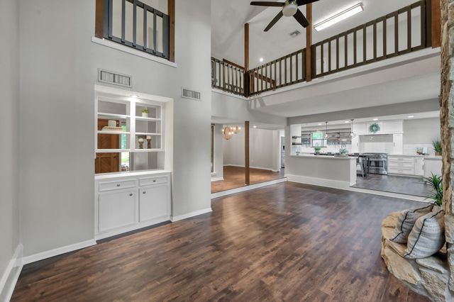 4 Coralvine Court, The Woodlands, TX 77380
