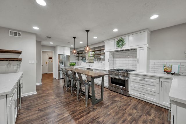 4 Coralvine Court, The Woodlands, TX 77380
