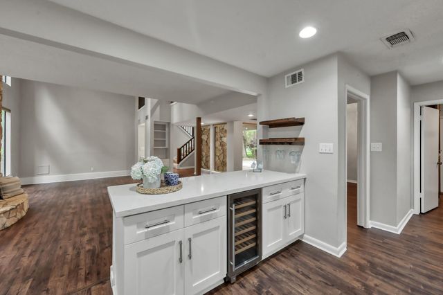 4 Coralvine Court, The Woodlands, TX 77380
