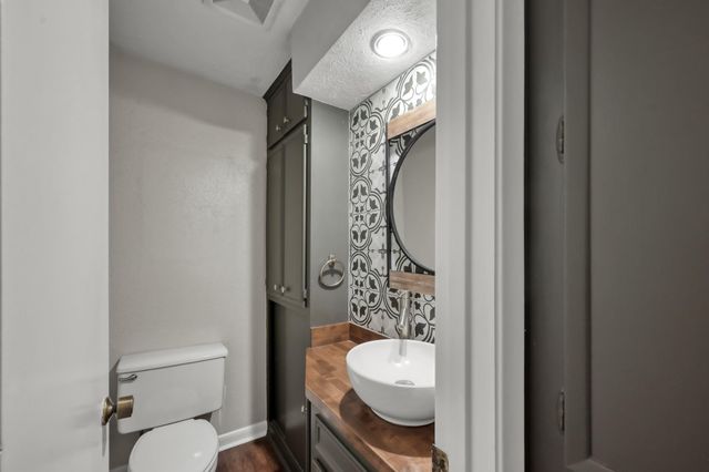 4 Coralvine Court, The Woodlands, TX 77380