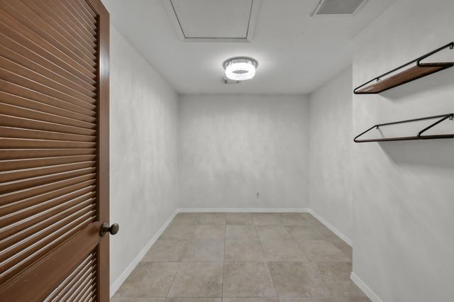4 Coralvine Court, The Woodlands, TX 77380