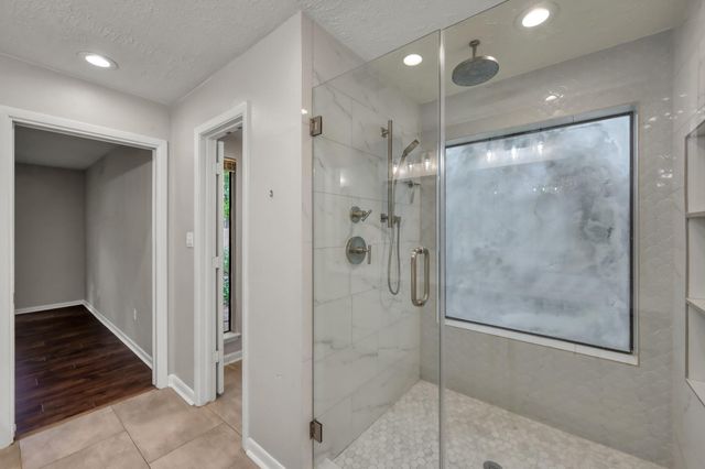 4 Coralvine Court, The Woodlands, TX 77380