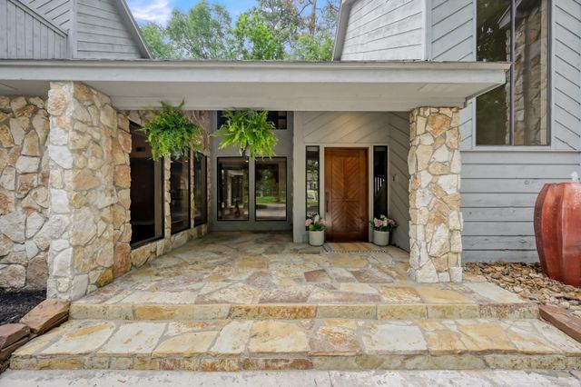 4 Coralvine Court, The Woodlands, TX 77380