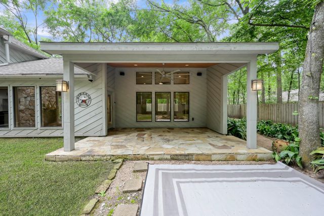 4 Coralvine Court, The Woodlands, TX 77380