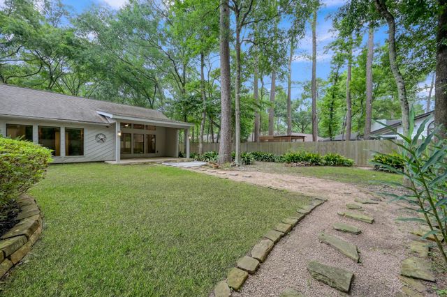 4 Coralvine Court, The Woodlands, TX 77380