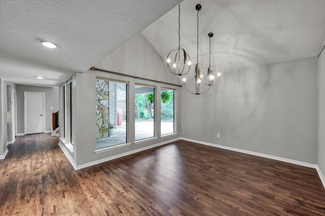 4 Coralvine Court, The Woodlands, TX 77380