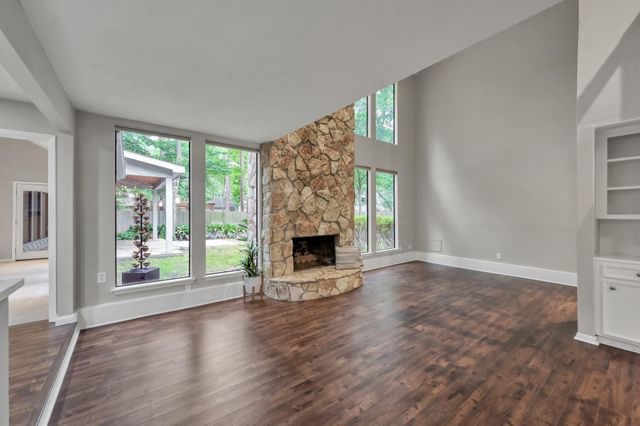 4 Coralvine Court, The Woodlands, TX 77380