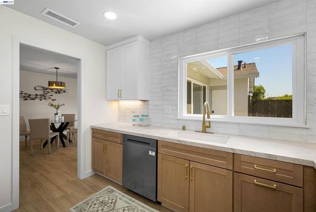 31265 Lily St, Union City, CA 94587