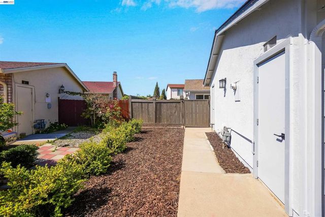 31265 Lily St, Union City, CA 94587