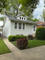 5454 N Nashville Avenue, Chicago, IL 60656