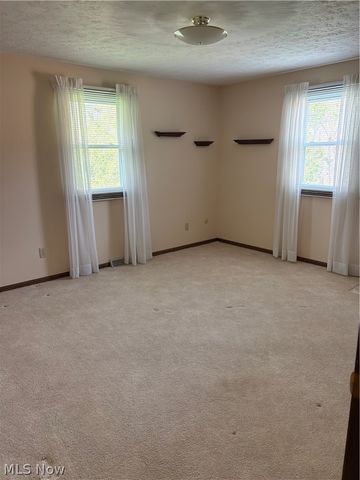 953 Carnation Street NE, Massillon, OH 44646