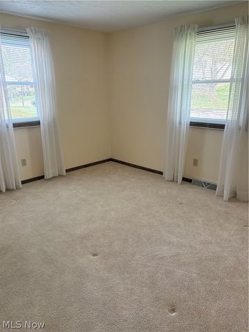 953 Carnation Street NE, Massillon, OH 44646