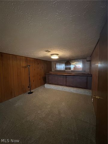 953 Carnation Street NE, Massillon, OH 44646