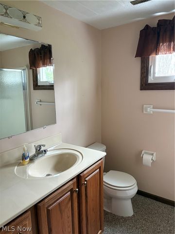 953 Carnation Street NE, Massillon, OH 44646