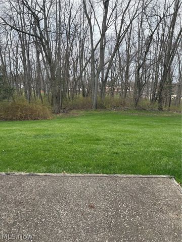 953 Carnation Street NE, Massillon, OH 44646