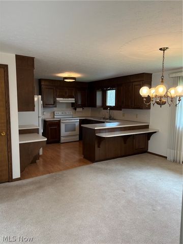 953 Carnation Street NE, Massillon, OH 44646