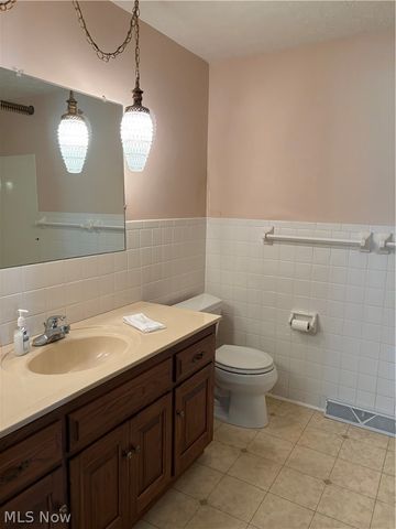 953 Carnation Street NE, Massillon, OH 44646