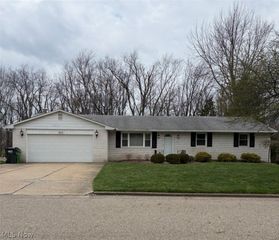 953 Carnation Street NE, Massillon, OH 44646