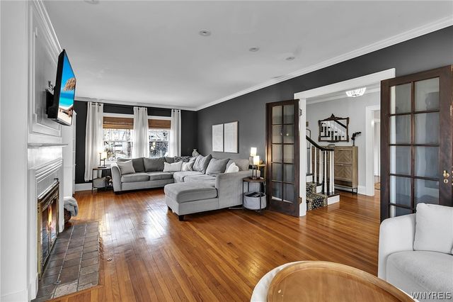 7 Harvard Place, Orchard Park, NY 14127