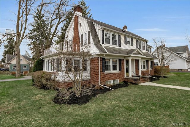 7 Harvard Place, Orchard Park, NY 14127