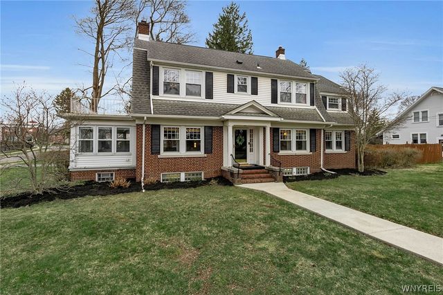 7 Harvard Place, Orchard Park, NY 14127