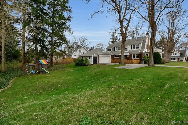 7 Harvard Place, Orchard Park, NY 14127