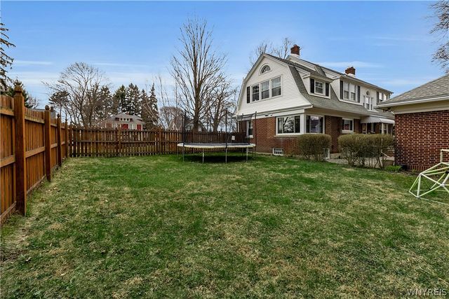 7 Harvard Place, Orchard Park, NY 14127