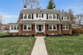 7 Harvard Place, Orchard Park, NY 14127