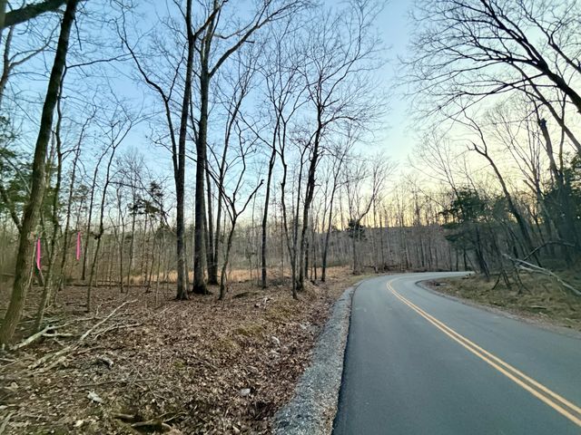 1 Highland Rd, Westmoreland, TN 37186