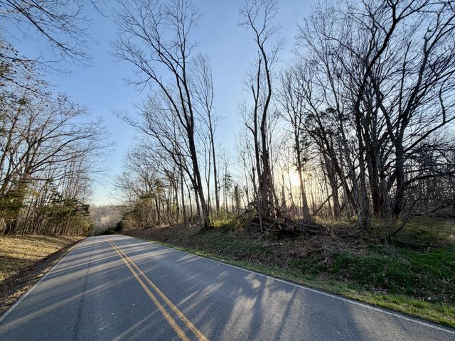 1 Highland Rd, Westmoreland, TN 37186