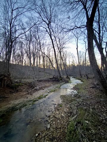 1 Highland Rd, Westmoreland, TN 37186