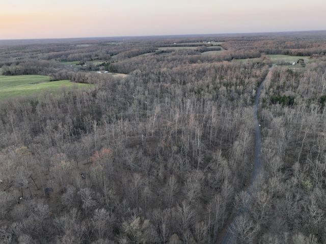 1 Highland Rd, Westmoreland, TN 37186