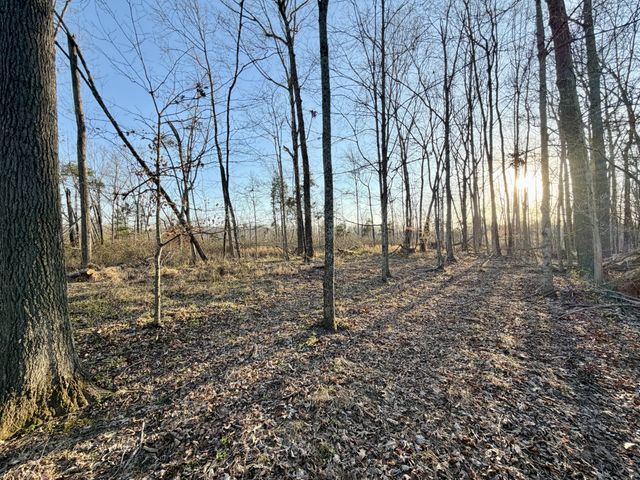 1 Highland Rd, Westmoreland, TN 37186