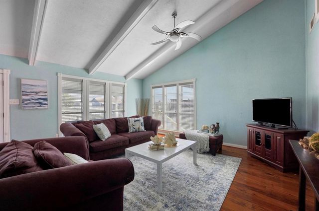 12 S Sandpiper Street, La Marque, TX 77568