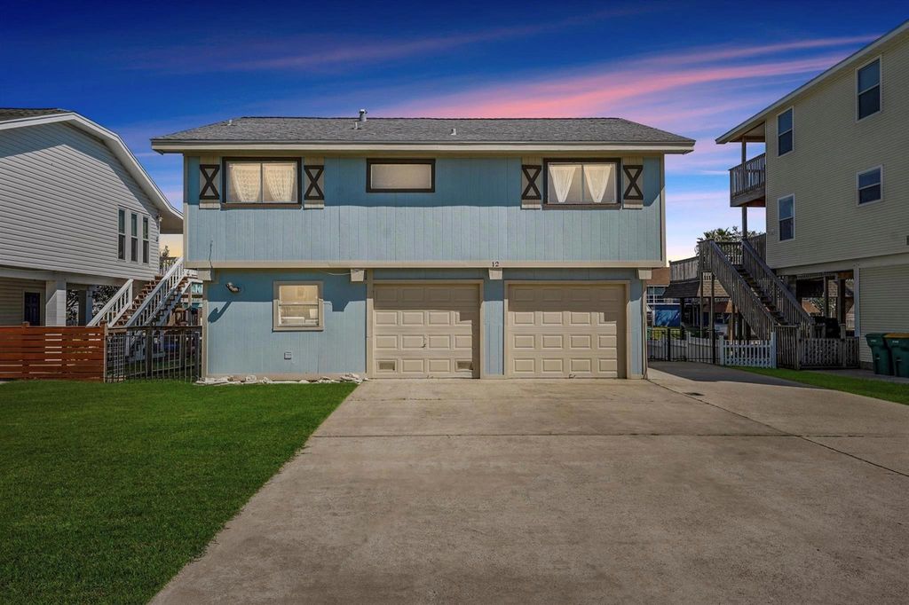 12 S Sandpiper Street, La Marque, TX 77568