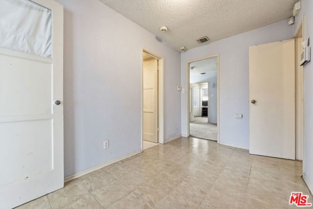 6621 5th Avenue, Los Angeles, CA 90043