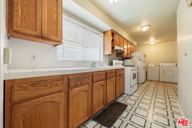 6621 5th Avenue, Los Angeles, CA 90043