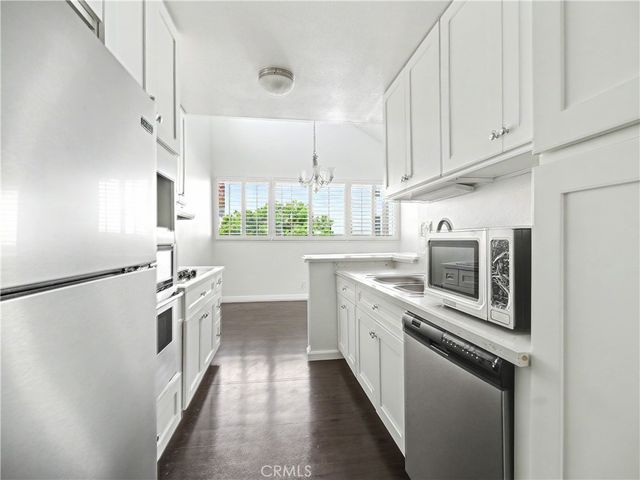 6050 Canterbury, Culver City, CA 90230