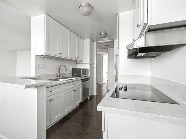 6050 Canterbury, Culver City, CA 90230
