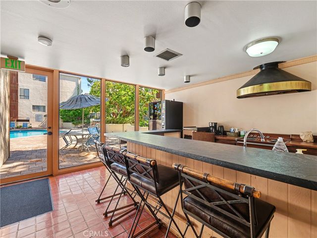 6050 Canterbury, Culver City, CA 90230