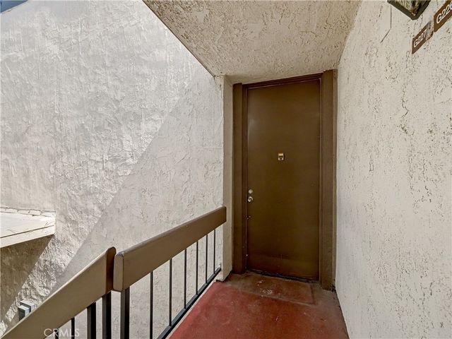 6050 Canterbury, Culver City, CA 90230