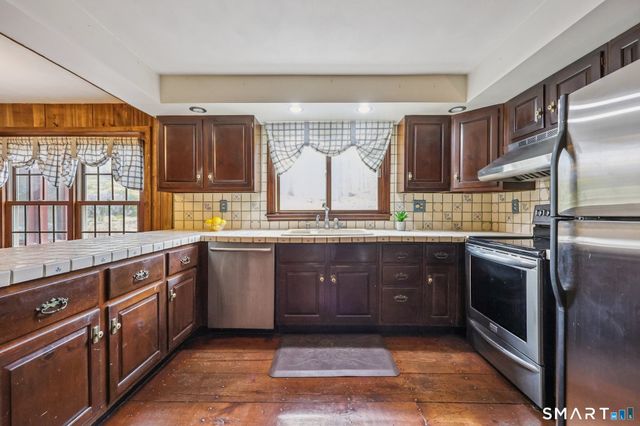 30 Church Lane, Madison, CT 06443