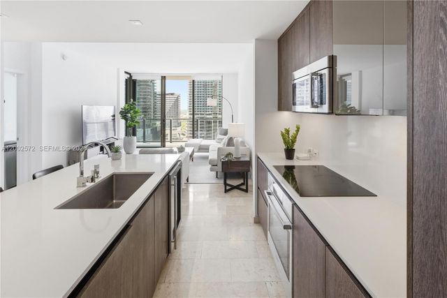 68 SE 6th St 1106, Miami, FL 33131