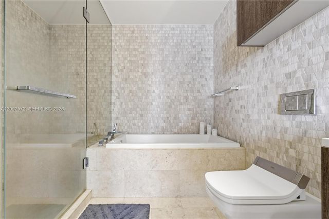 68 SE 6th St 1106, Miami, FL 33131